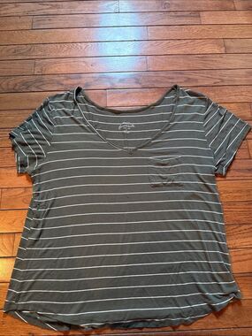 Rue21 Y2K Olive Green Striped V-Neck Pocket Tee Top Casual Basic Size XL